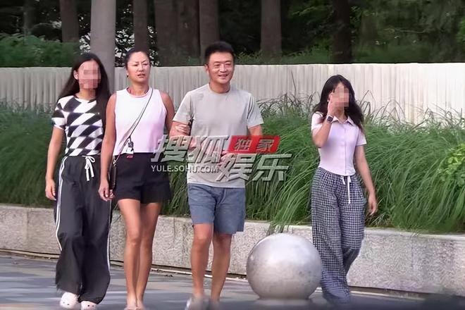 沃齐尼亚：我25岁才踢职业，曾想退出国家队但因梦想而坚持