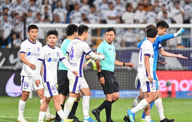 里夫斯调整合同少拿500万！还没完全消化老詹离队 盛赞新援凯斯勒