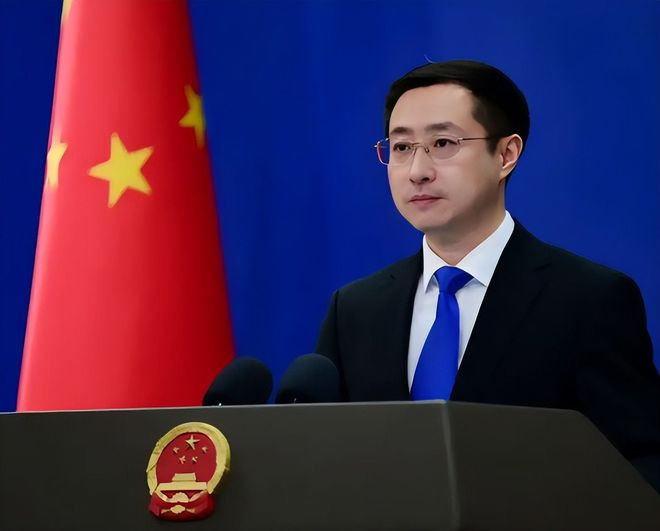 长鑫员工薪酬爆料:上海的技术岗,月基本工资税前57000,年终奖按4个月基本工资算,光这两项,全年总包就差不多百万了。存储龙头是真给钱