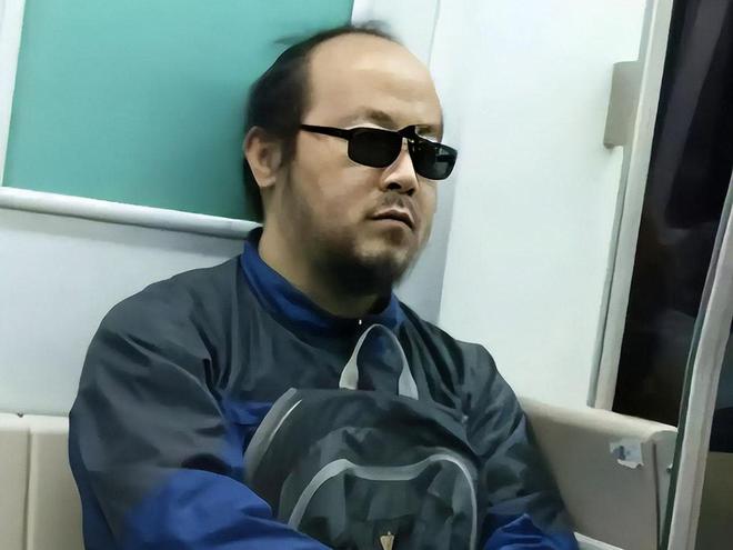 一夜大乱！NBA4笔签约+重磅交易官宣，哈登留队，欧文遭多队哄抢