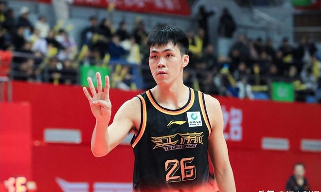 巴萨锁定19岁英超新星克鲁皮